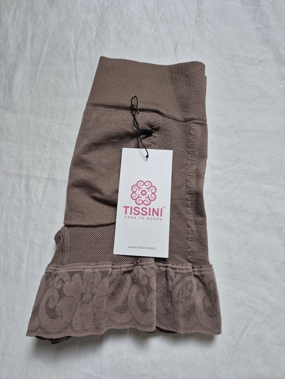 TISSINI High-Waist Shaping Shorts in Taupe with Lace Ruffle
